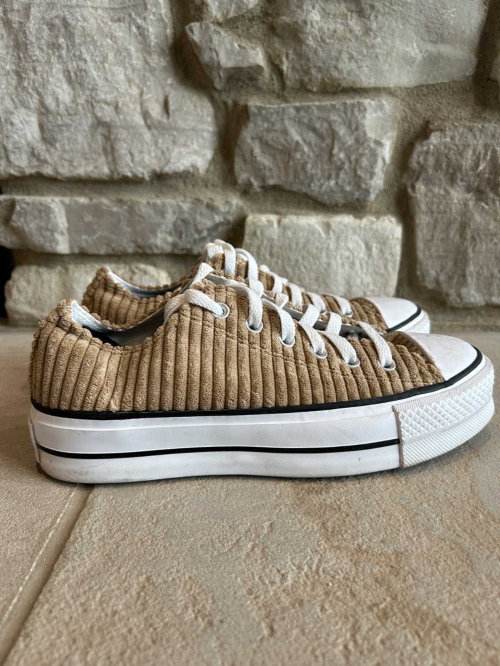 Converse Tan Corduroy Platform Low-Top Sneakers Women’s